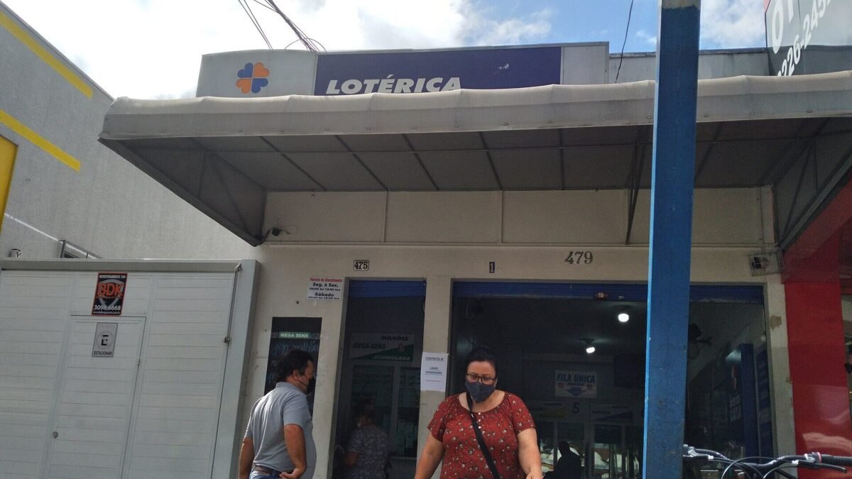 Mega-Sena terá cinco sorteios seguidos de segunda (26) a sexta (30); aposta custa R$ 6