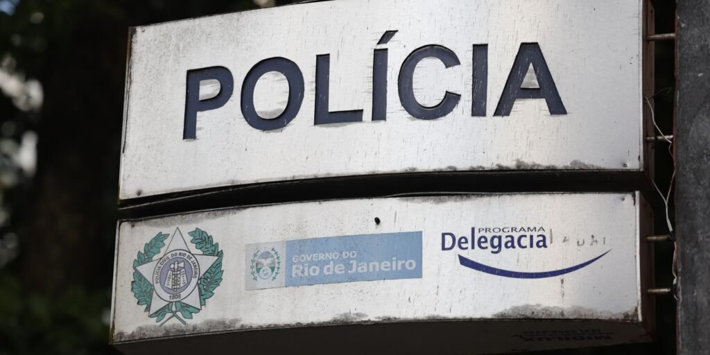 Fachada de delegacia da Polícia Civil do Rio de Janeiro
