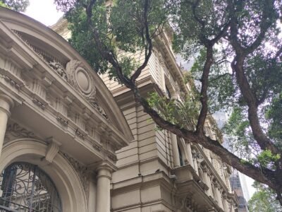 Quatro homens são condenados a 15 anos de prisão por estupro coletivo em Copacabana