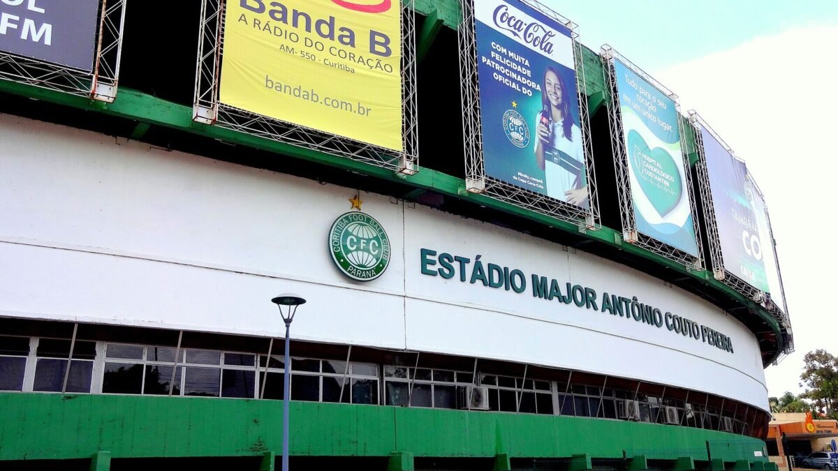 Coritiba demite Fernando Seabra após sete jogos sem vencer no Brasileirão