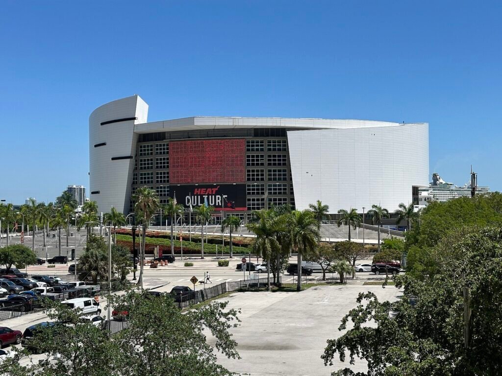 Fachada do Kaseya Center, em Miami