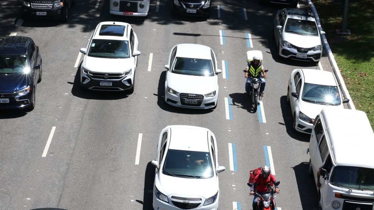 Mortes no trânsito de São Paulo sobem 1,5% até setembro; motos são 48% das vítimas