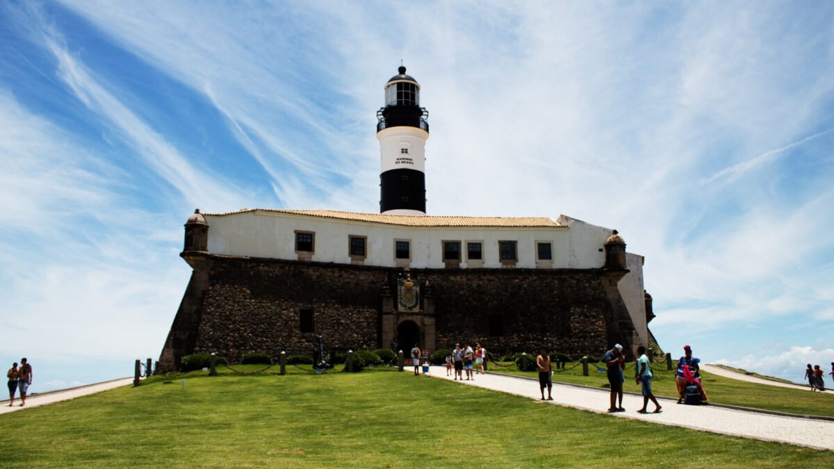 Salvador tem domingo (18) de sol, chuva passageira e máxima de 32°C