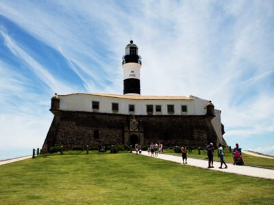Salvador tem domingo (18) de sol, chuva passageira e máxima de 32°C