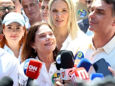 Flávio Bolsonaro diz que manterá Bolsa Família e Farmácia Popular