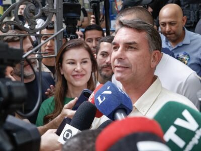 Flávio Bolsonaro vence em 85% das cidades do Vale do Ribeira