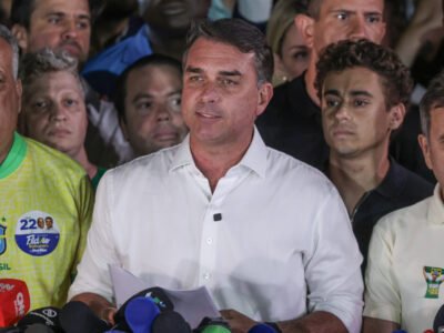 Flávio Bolsonaro nos EUA: o que se sabe sobre a saída do país após ordem de Moraes