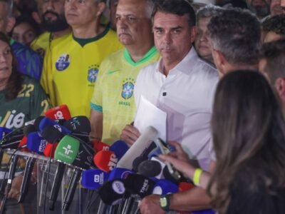 Flávio Bolsonaro deixa de falar em anulação e vai pedir a cassação da chapa de Lula e Alckmin