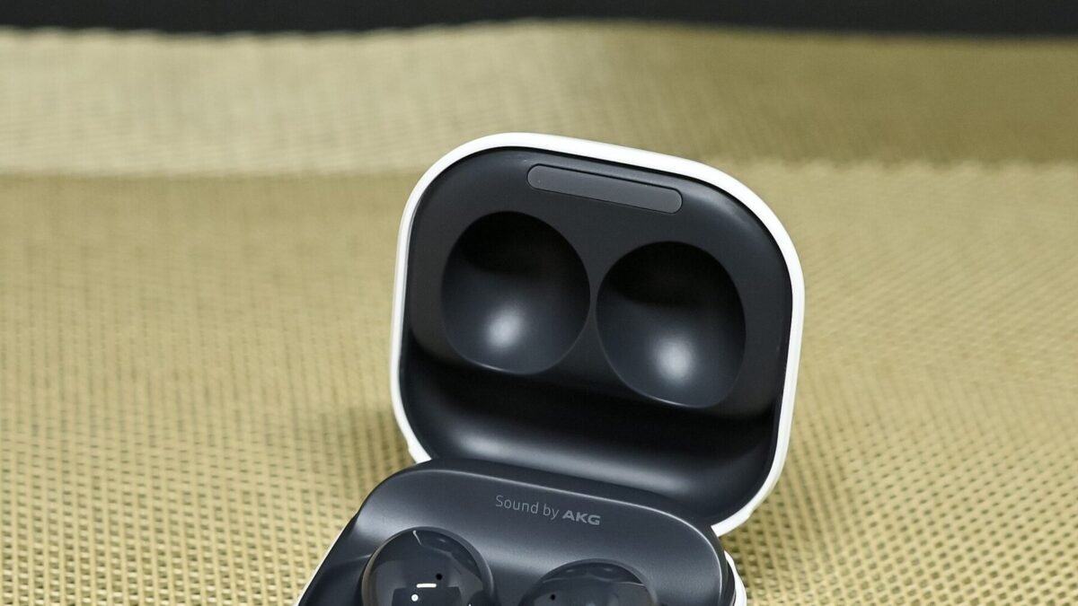 Galaxy Buds On: fone ‘brinco’ da Samsung sai por cerca de R$ 1,1 mil na Coreia; Brasil sem data