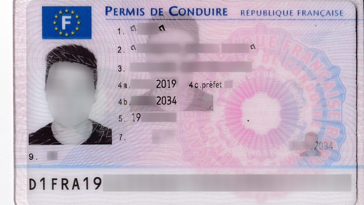 França amplia a todo o país suspensão da carteira de quem usa celular ao volante