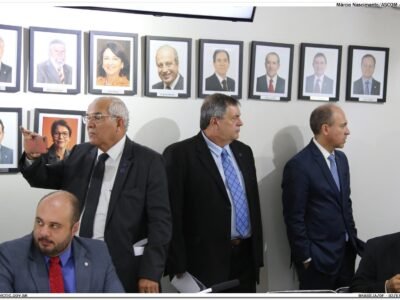 Bancada do agro, com 345 parlamentares, declara apoio a Flávio Bolsonaro