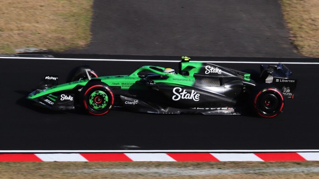 Gabriel Bortoleto, então pela Sauber, no segundo treino livre do GP do Japão de 2025