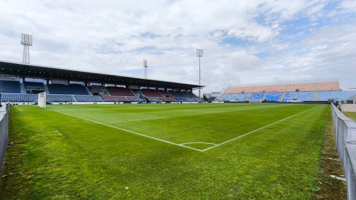 Cagliari, 4º colocado, visita o Monza nesta segunda (19) após empate com a Juventus