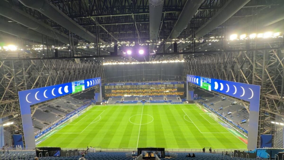 Al-Hilal recebe Al-Hazm no Sauditão com Savic titular e Salem no banco