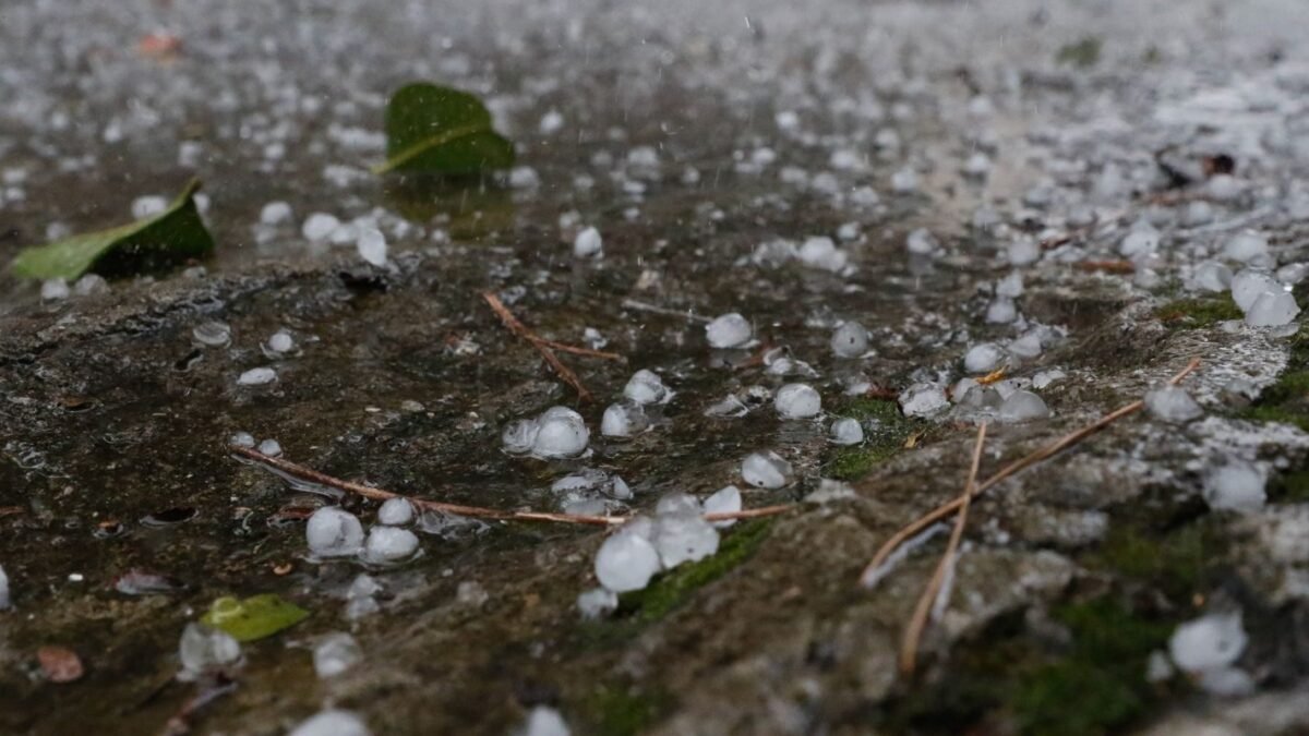 RS tem alerta de tempestade com granizo e vento acima de 90 km/h neste sábado