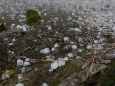 RS tem alerta de tempestade com granizo e vento acima de 90 km/h neste sábado