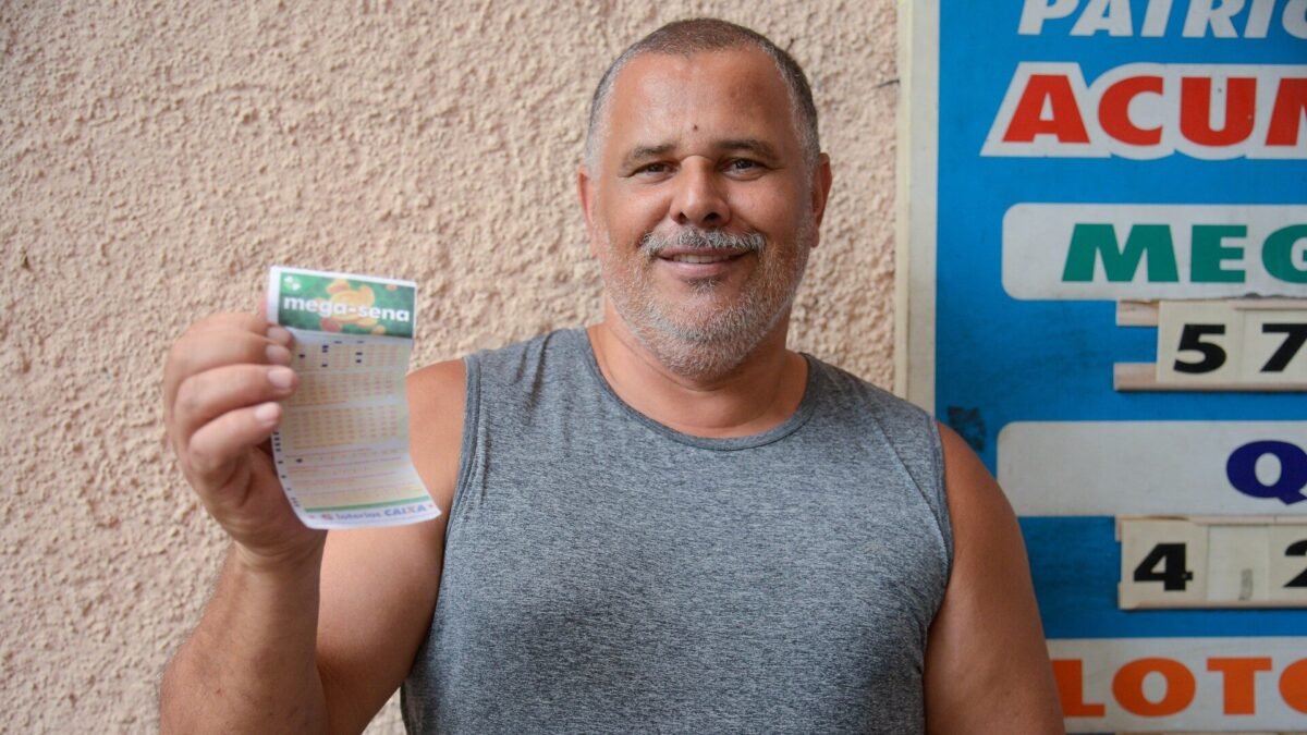 +Milionária de R$ 107 milhões: quanto rende por mês na poupança e no CDB