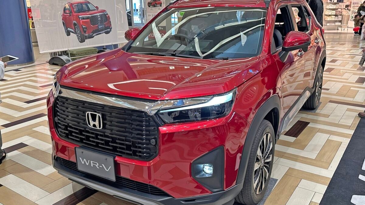 Honda WR-V ganha grade iluminada e bancos ventilados na Índia