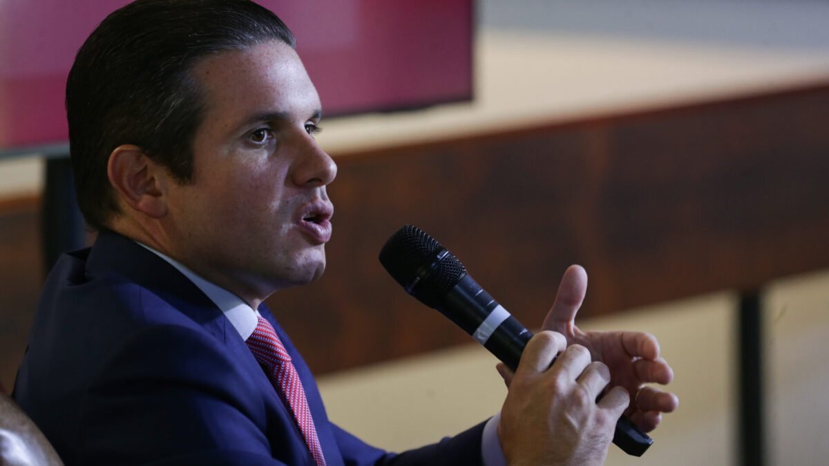 Hugo Motta quer votar PEC do voto distrital misto ainda este ano