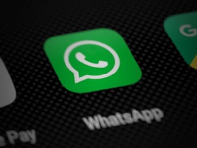 WhatsApp fora do ar? App tem instabilidade nesta sexta (9) e versão web não abre conversas