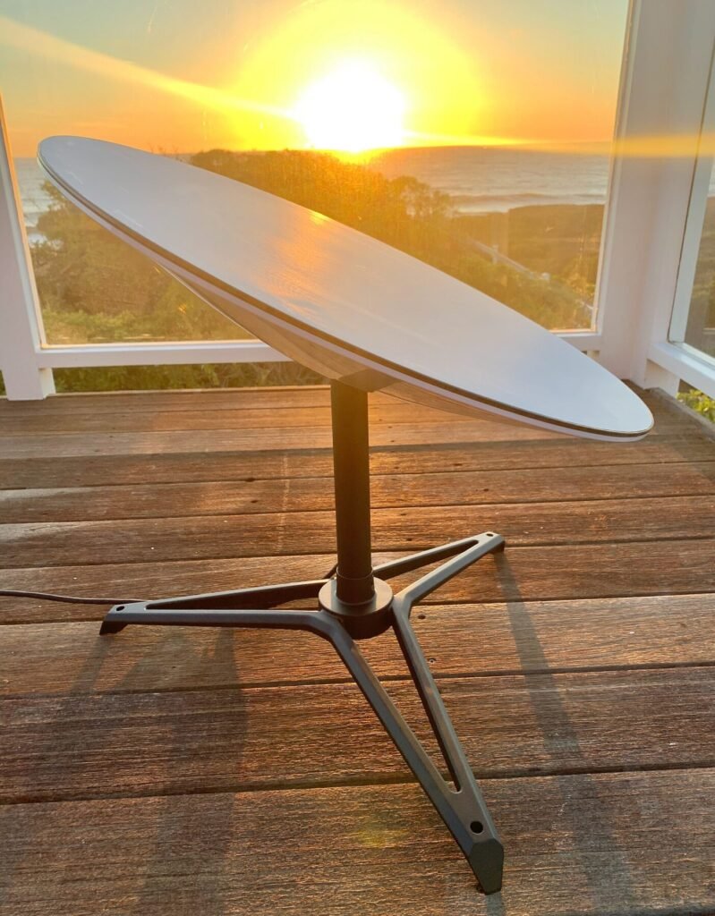 Imagem do Starlink com o título "A Bright New Day for Broadband"