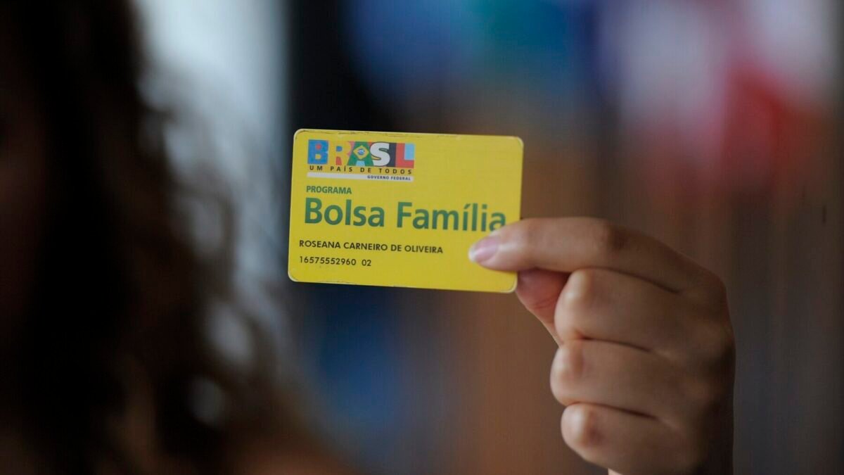 Bolsa Família de outubro começa a ser pago em 19 com piso de R$ 691