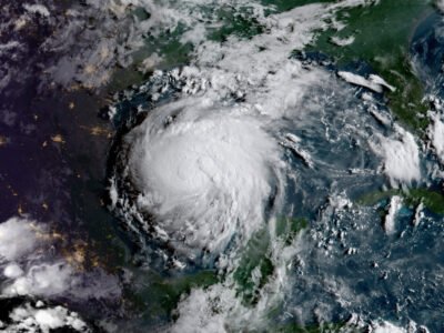 Tempestade tropical Isaias se forma e deve virar furacão no Golfo do México na quinta (8)