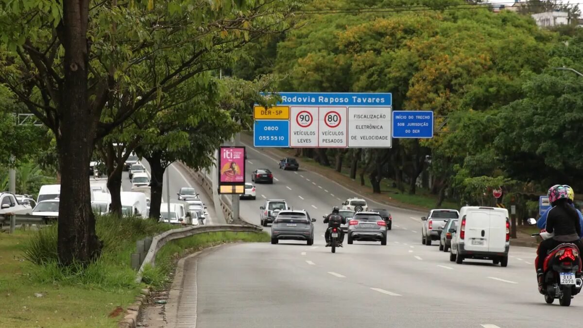 SP amplia câmeras com IA para flagrar infrações em rodovias concedidas