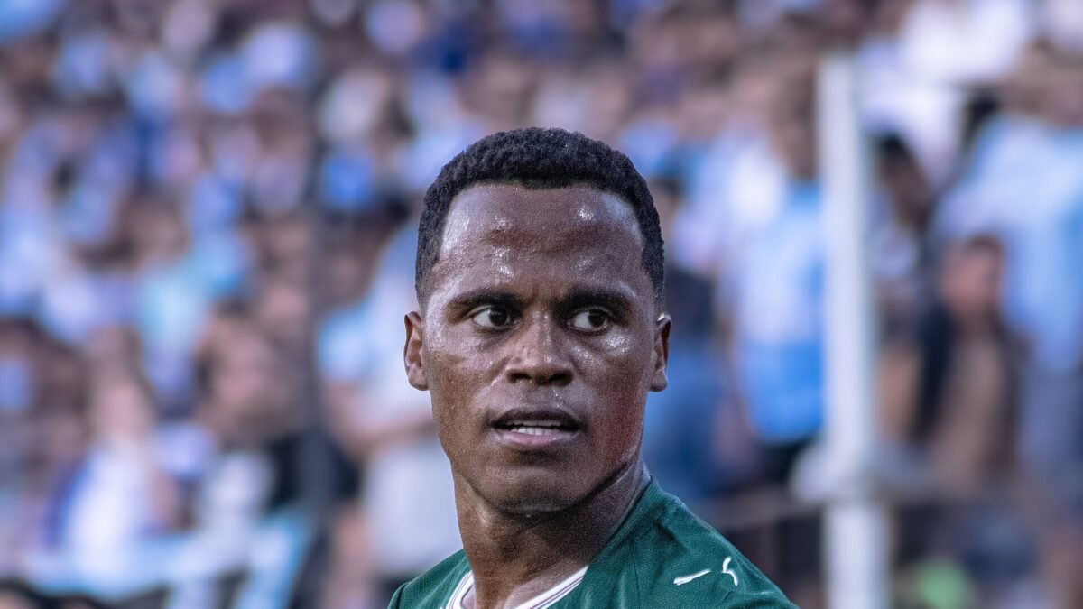 Arias rebate vaias do Fluminense: “As pessoas têm amnésia”