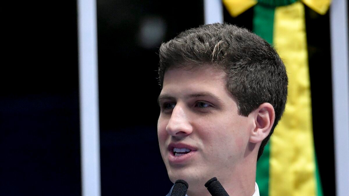 João Campos rebate Nikolas Ferreira e defende gratidão do Nordeste a Lula