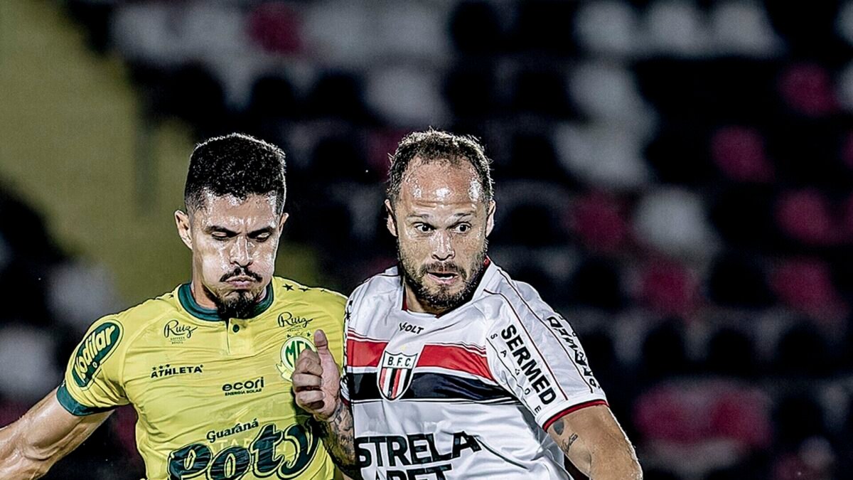 André Luis volta de suspensão e disputa vaga no ataque do Mirassol contra o Corinthians
