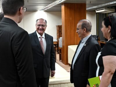 Jorginho Mello lidera para governador em Santa Catarina; veja senadores e deputados eleitos