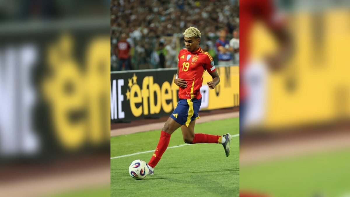 Yamal vence o Troféu Kopa pela 3ª vez e diz que Cubarsí merecia mais