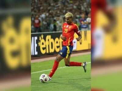 Yamal vence o Troféu Kopa pela 3ª vez e diz que Cubarsí merecia mais