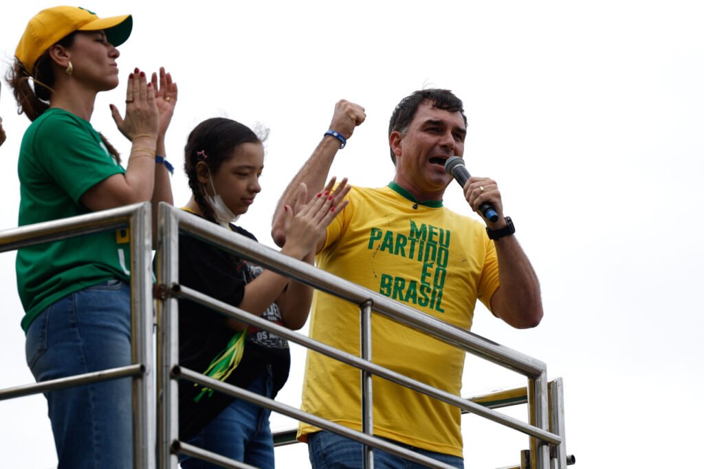 Lançamento da campanha de Flávio Bolsonaro à Presidência, em comício do PL na praia de Copacabana, no Rio de Janeiro