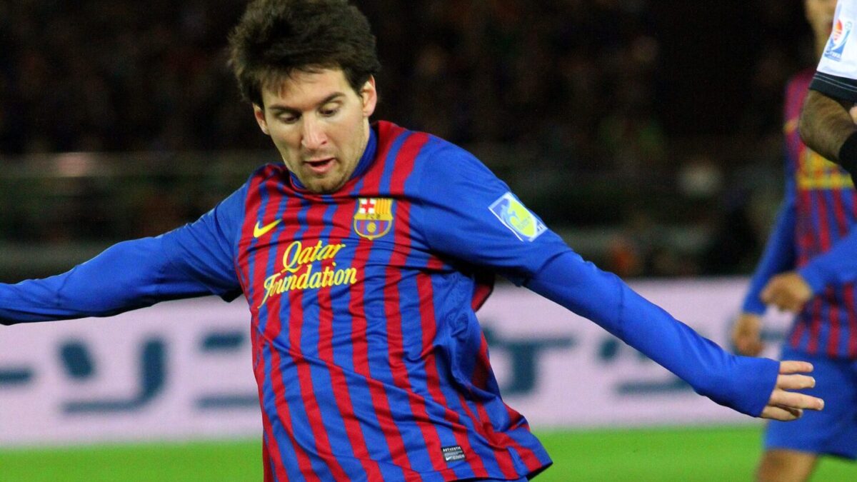 Messi encerra 21 anos de Argentina com gol e duas assistências contra Benin