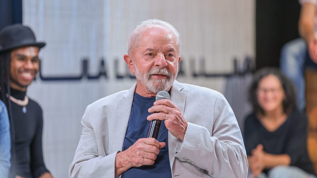 Live de Lula e Janones chega a 1,18 milhão de aparelhos; Flávio fica fora da sua