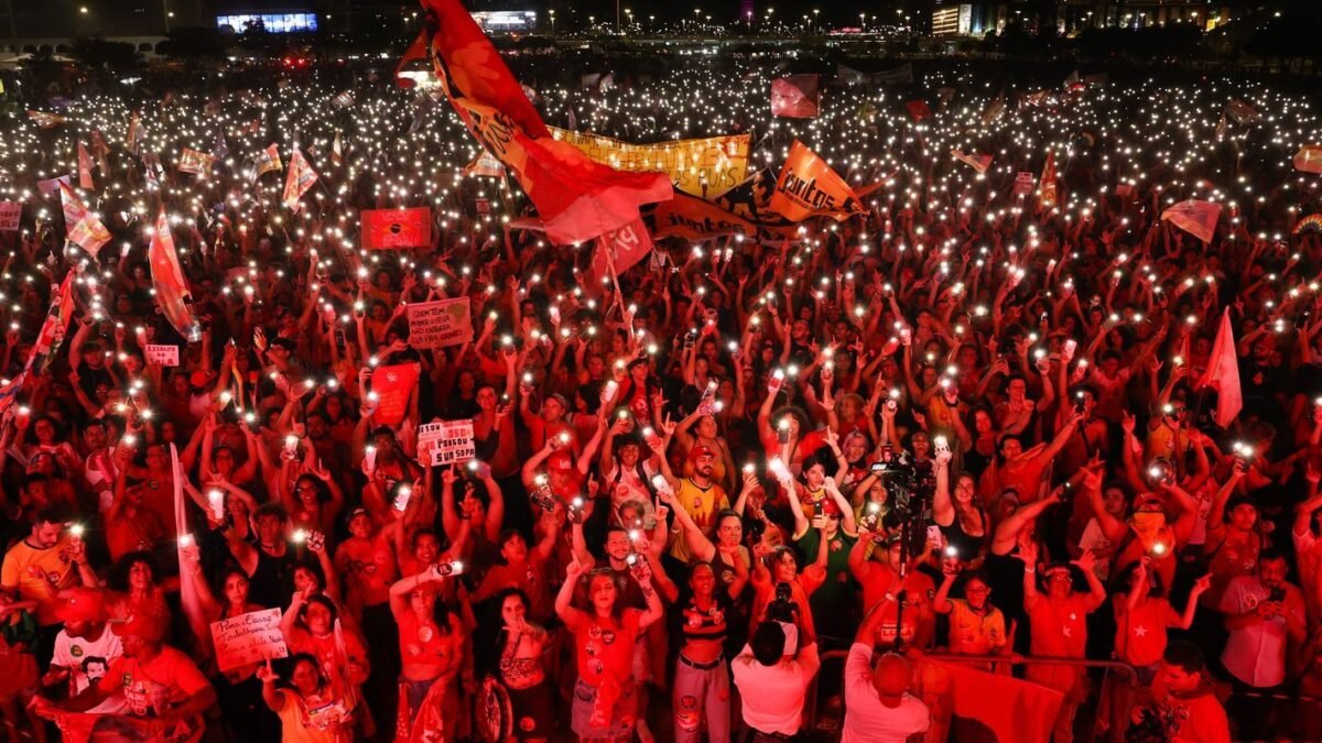 Apoiadores de Flávio e Lula fazem atos em 25 capitais na véspera do 2º turno