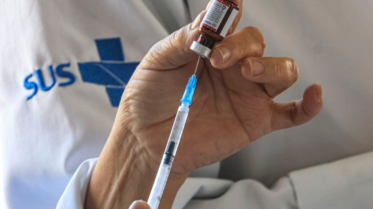 Vacina contra meningite no Rio: quem tem até 24 anos pode se vacinar até 31 de outubro
