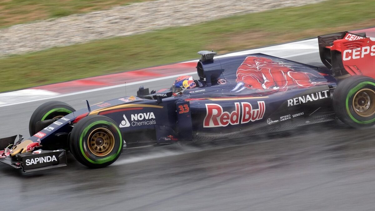 F1: Verstappen vence GP de Singapura pela 1ª vez; Bortoleto abandona com problema no câmbio