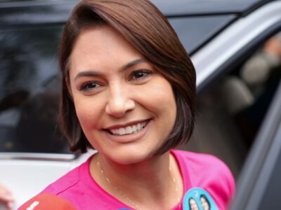 Família Bolsonaro elege quatro ao Congresso: Michelle e Carlos vão ao Senado