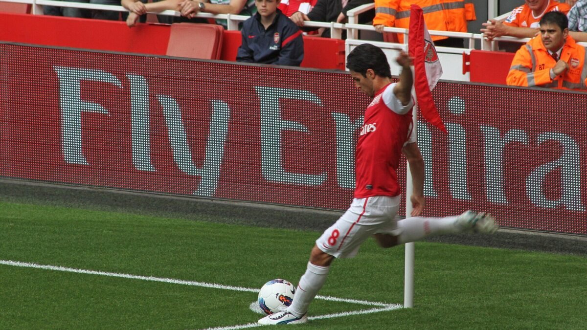 Arsenal x Everton pela Premier League começa às 11h com Saka em dúvida