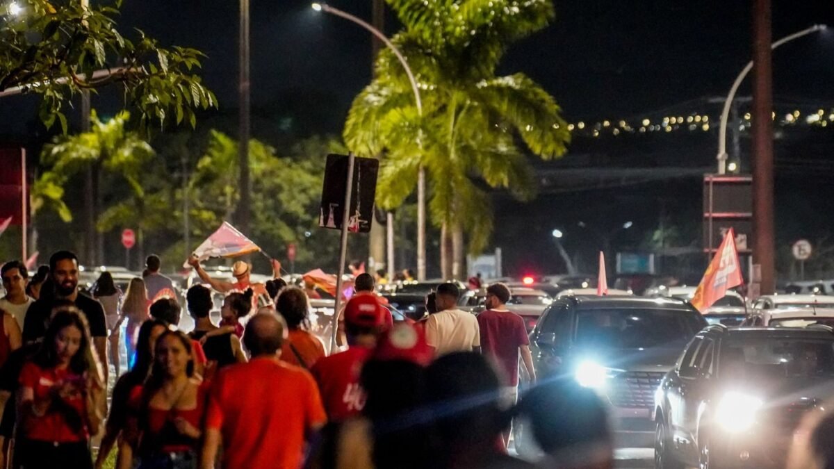 Lula vence em 93 das 100 cidades mais dependentes do Bolsa Família, aponta levantamento