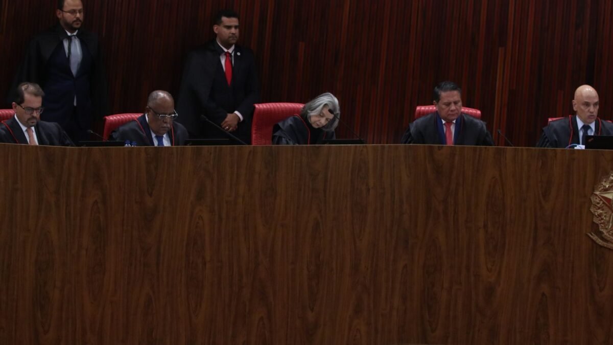 Campanha de Flávio aciona TSE contra chapa de Lula e cita 6.606 anúncios de “propaganda negativa”
