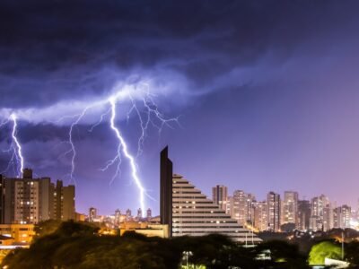 Ciclone traz risco de temporais, granizo e tornados ao Paraná nesta sexta-feira (9)
