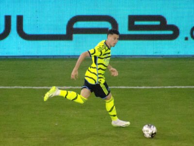 Al Hilal vence o Al Ittihad por 3 a 2 com gols de Martinelli, Watkins e Summerville