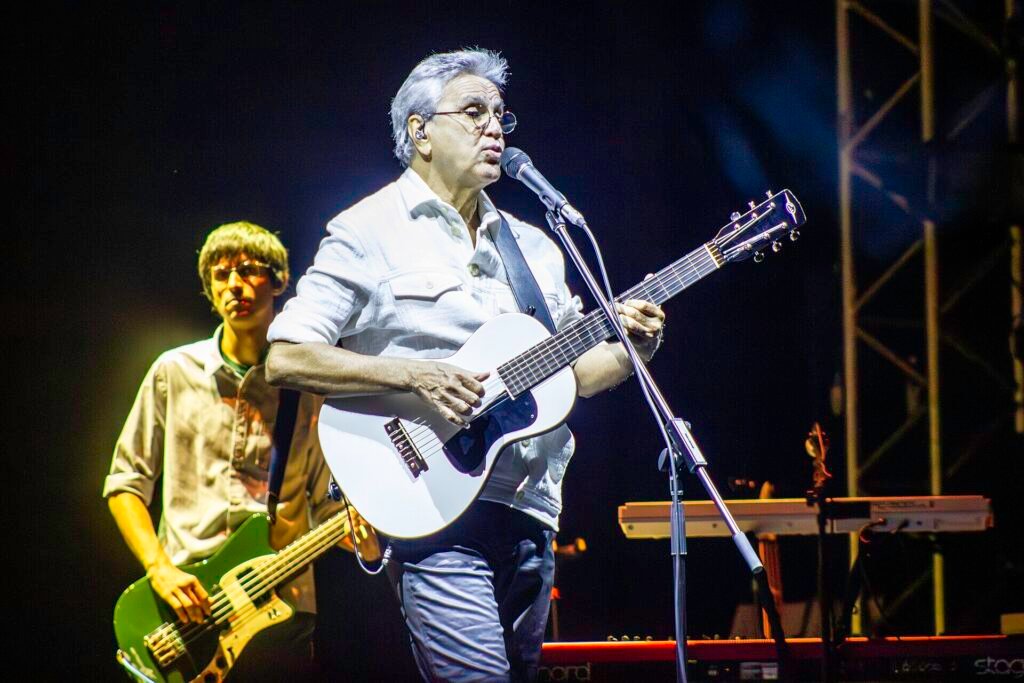 O cantor Caetano Veloso em apresentação, em imagem de arquivo