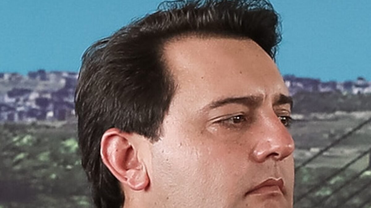 Sandro Alex acompanha Ratinho Junior na votação e segue para Ponta Grossa