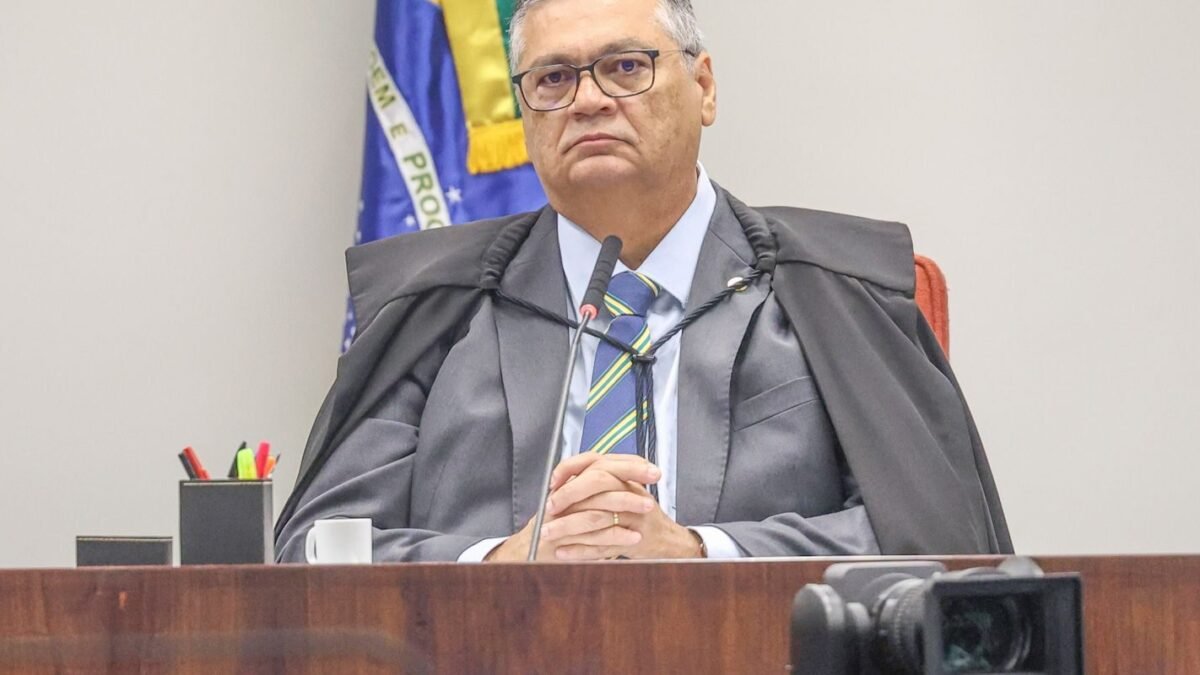 Dino divulga relatório do STF com ameaças de morte a ministros no X