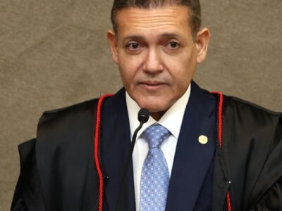 TSE suspende propaganda de Lula que liga Flávio Bolsonaro ao caso Master